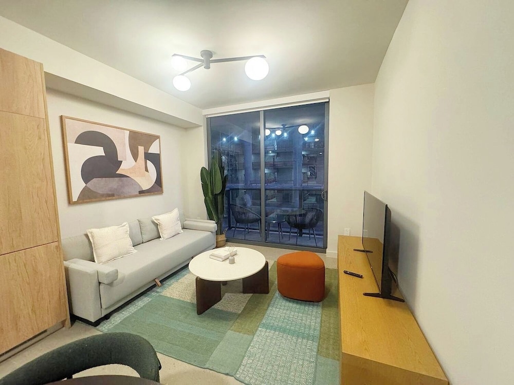 Exclusive Apartment, City View photo 1