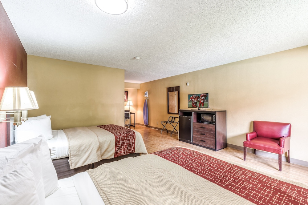 Deluxe Room, 2 Queen Beds, Non Smoking - Photo 11