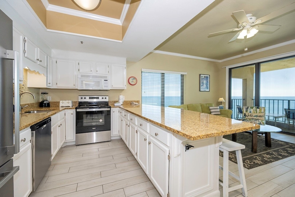 Condo, 3 Bedrooms