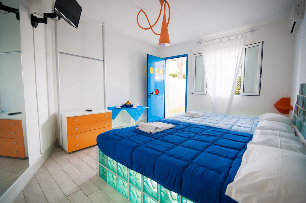 Comfort Suite, 2 Double Beds, Garden View
