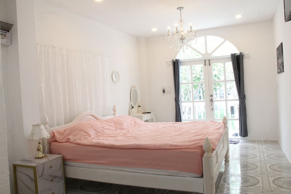 Comfort Studio, 1 Bedroom, Lanai, Garden Area
