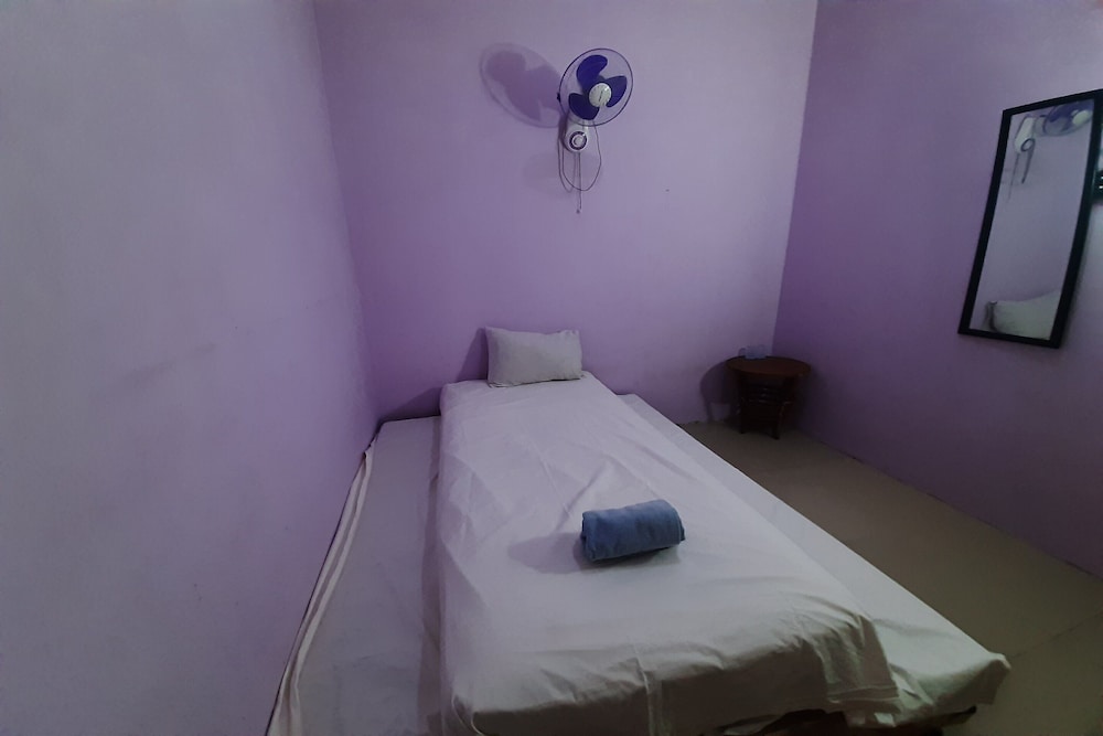 Basic Single Room photo 3