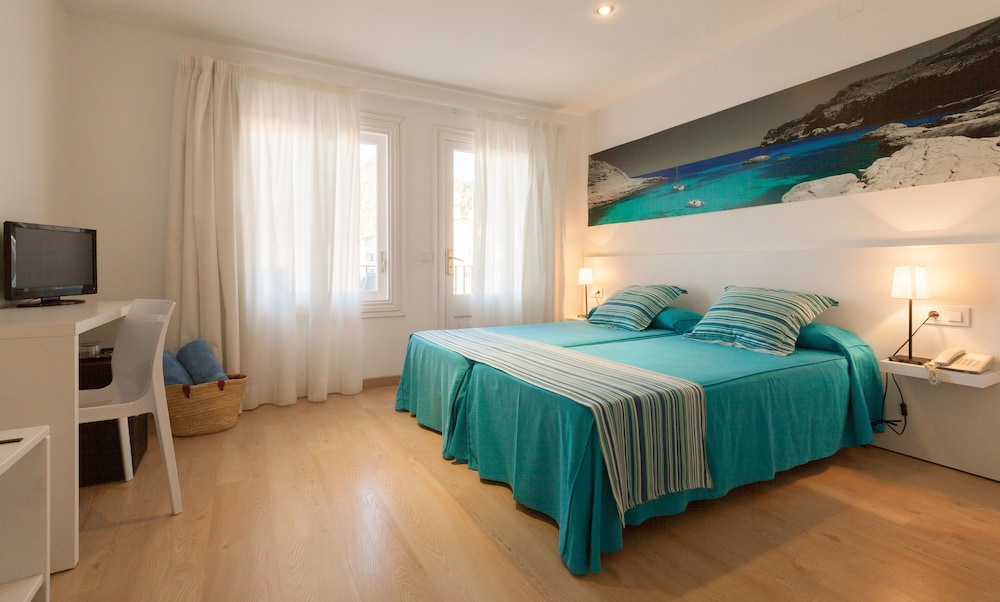Superior Double or Twin Room, Balcony, Mountain View photo 3