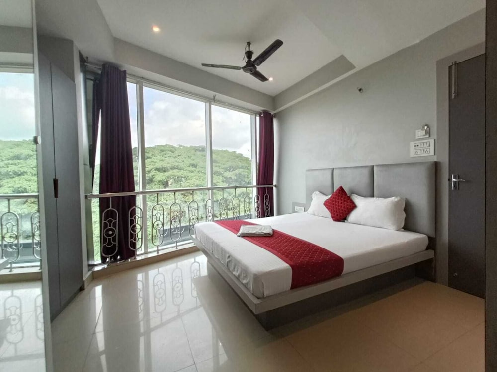 Executive Room - Photo 1