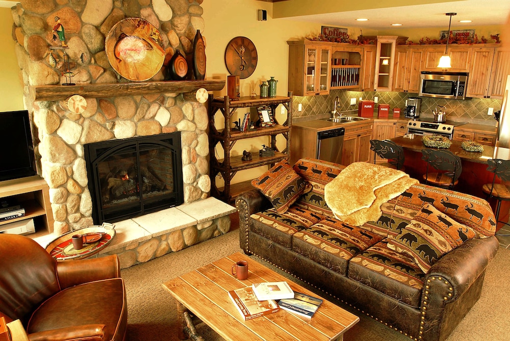 Luxury Suite, 1 Bedroom, Kitchen, Lake View photo 2