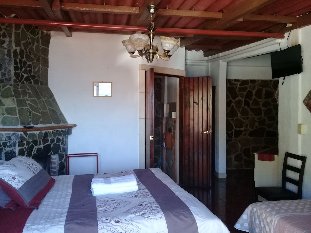 Romantic Room, Fireplace, Lake View photo 3