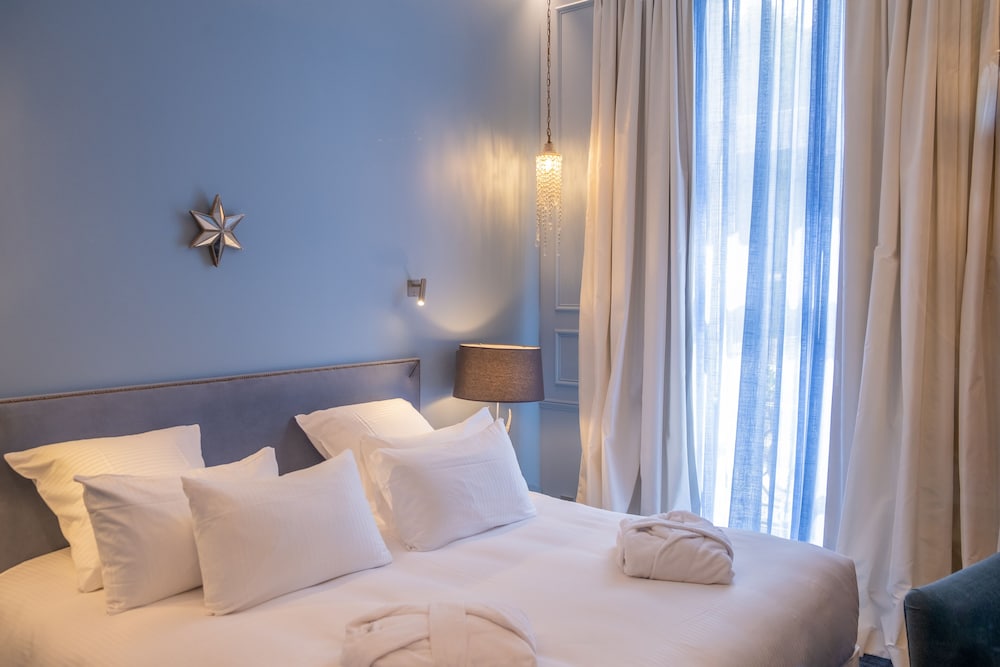 Deluxe Room, 1 Double Bed - Photo 5