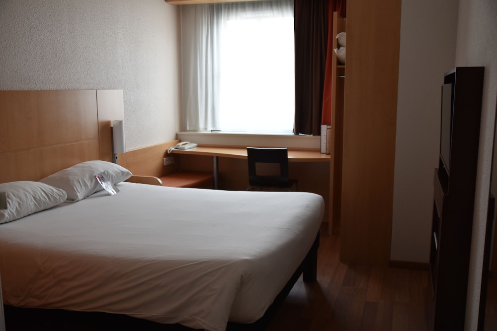 Standard Room, 1 Double Bed - Photo 3