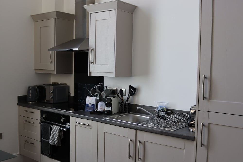 Apartment, 2 Bedrooms - Photo 2