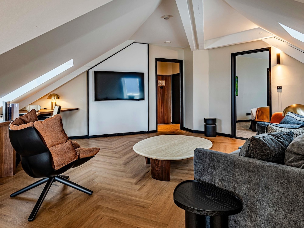 Suite, 1 King Bed