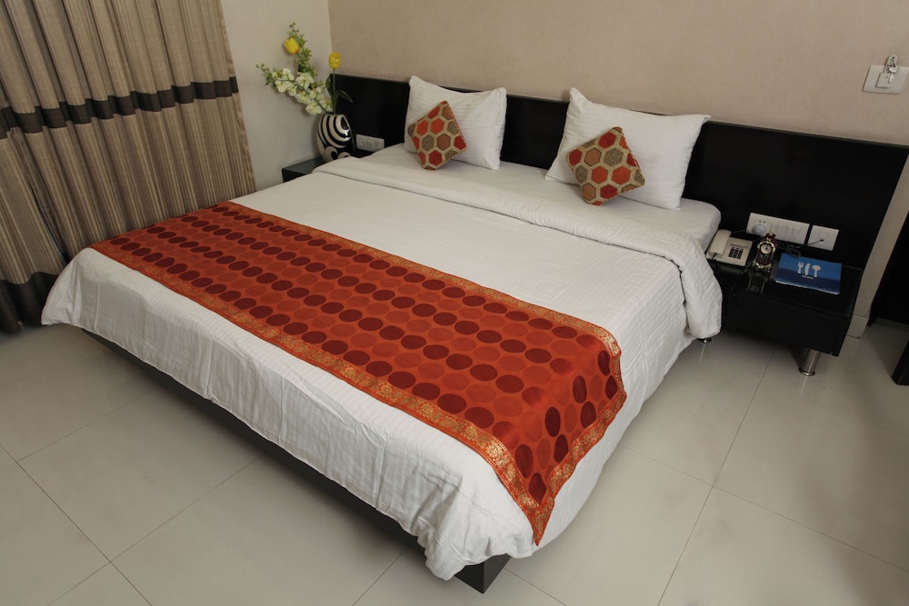 Deluxe Room - Photo 14