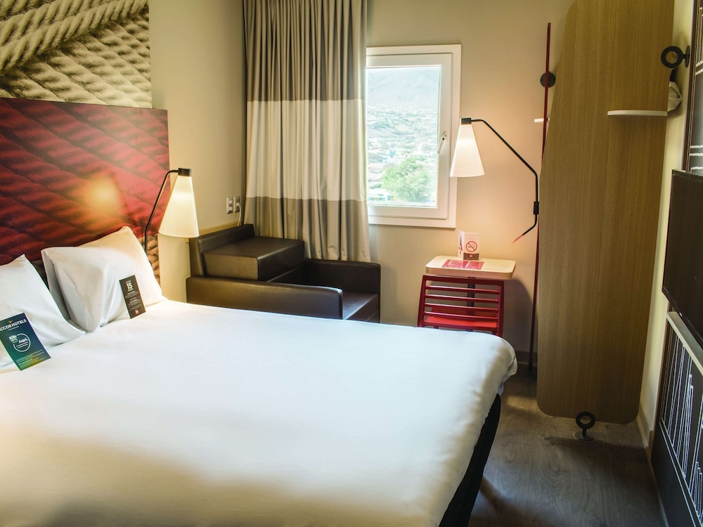 Standard Room, Multiple Beds photo 1