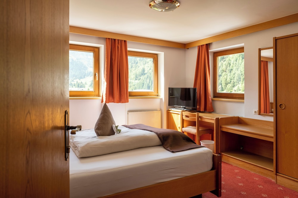 Classic Double Room, Mountain View