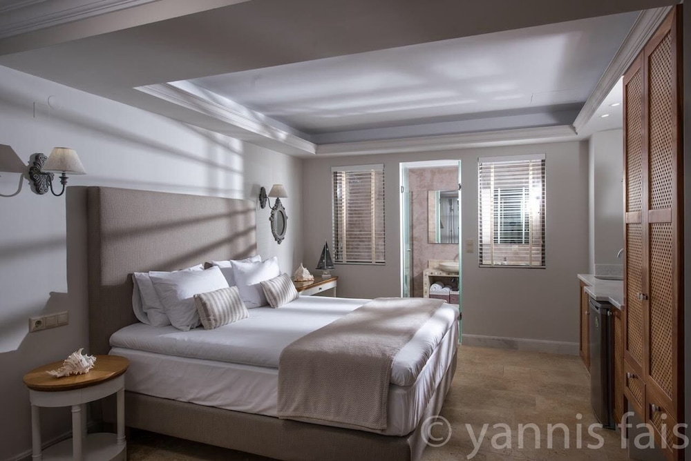 Deluxe Studio, Sea View, Ground Floor (Pool View)