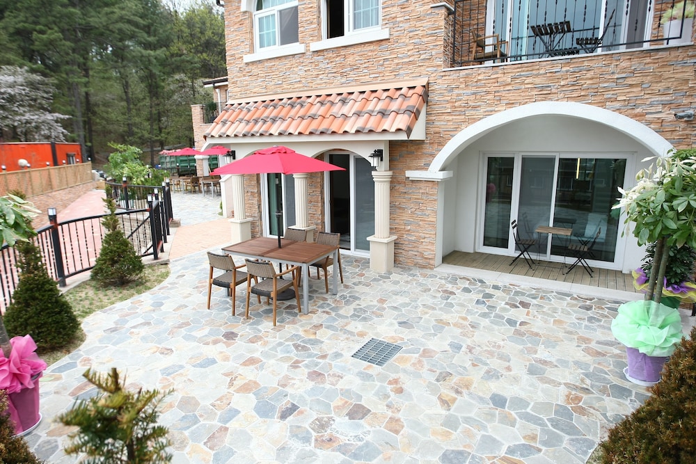 Villa, Terrace
