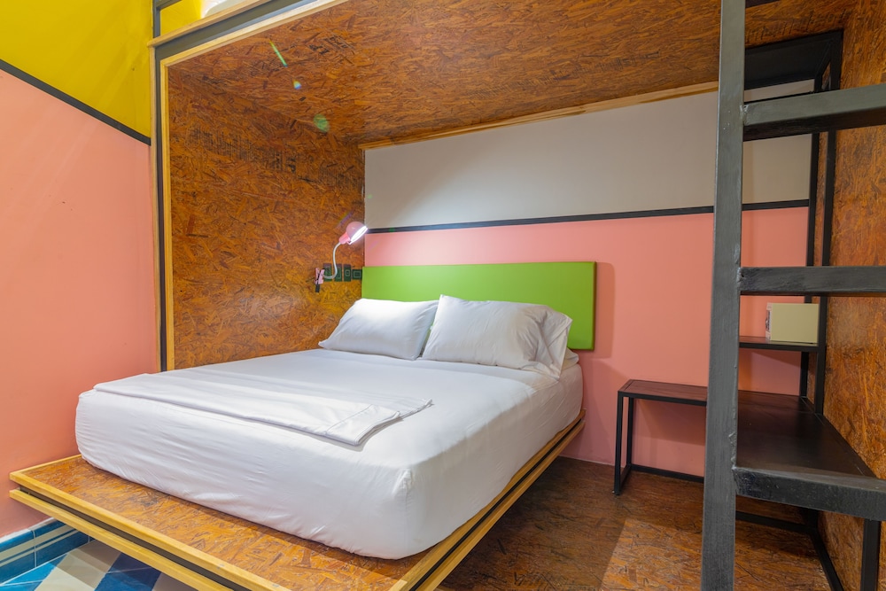 Standard Room, Multiple Beds photo 1