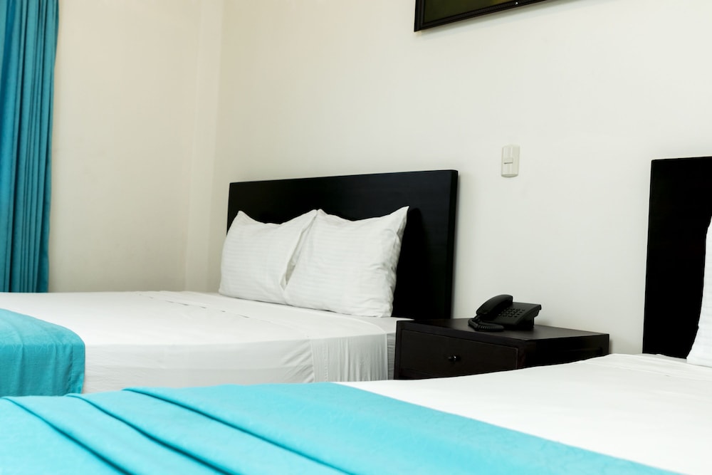 Junior Suite, 1 Queen Bed and 1 Twin Bed - Ocean View photo 2