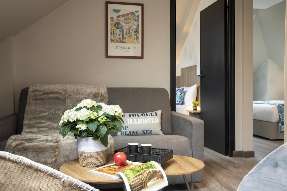 Attic Suite - Photo 2