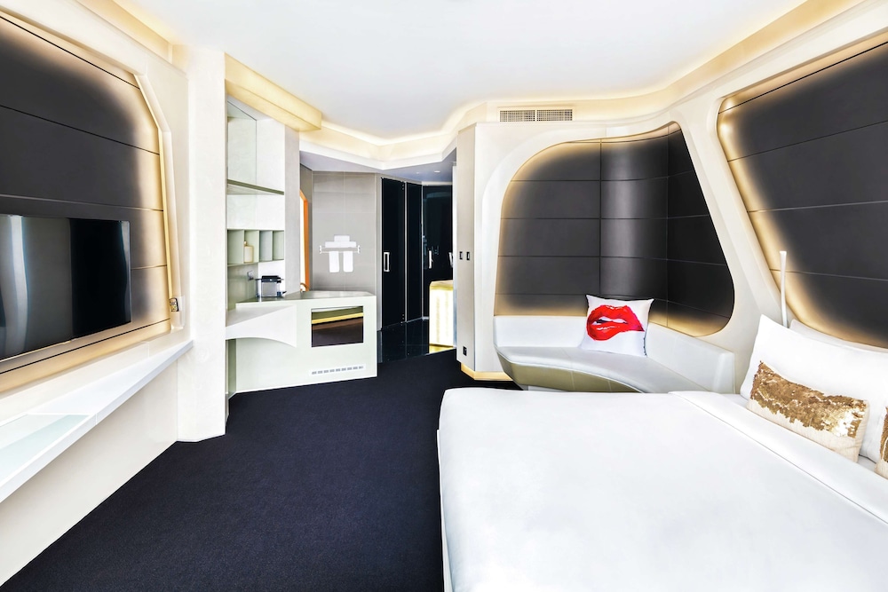 King Very Deluxe Room