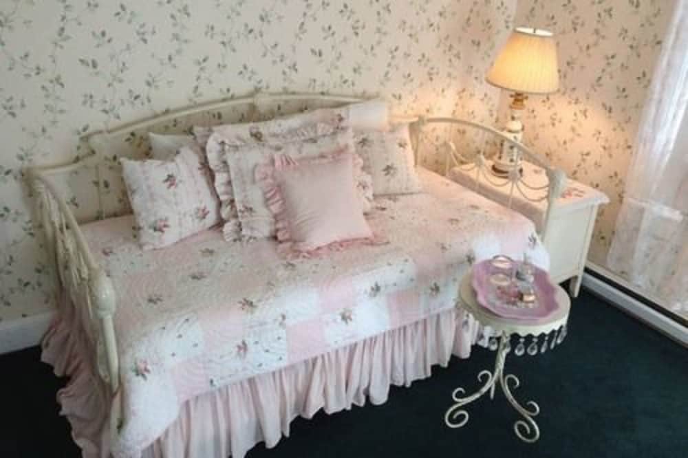 Comfort Suite, Multiple Beds, Private Bathroom photo 3