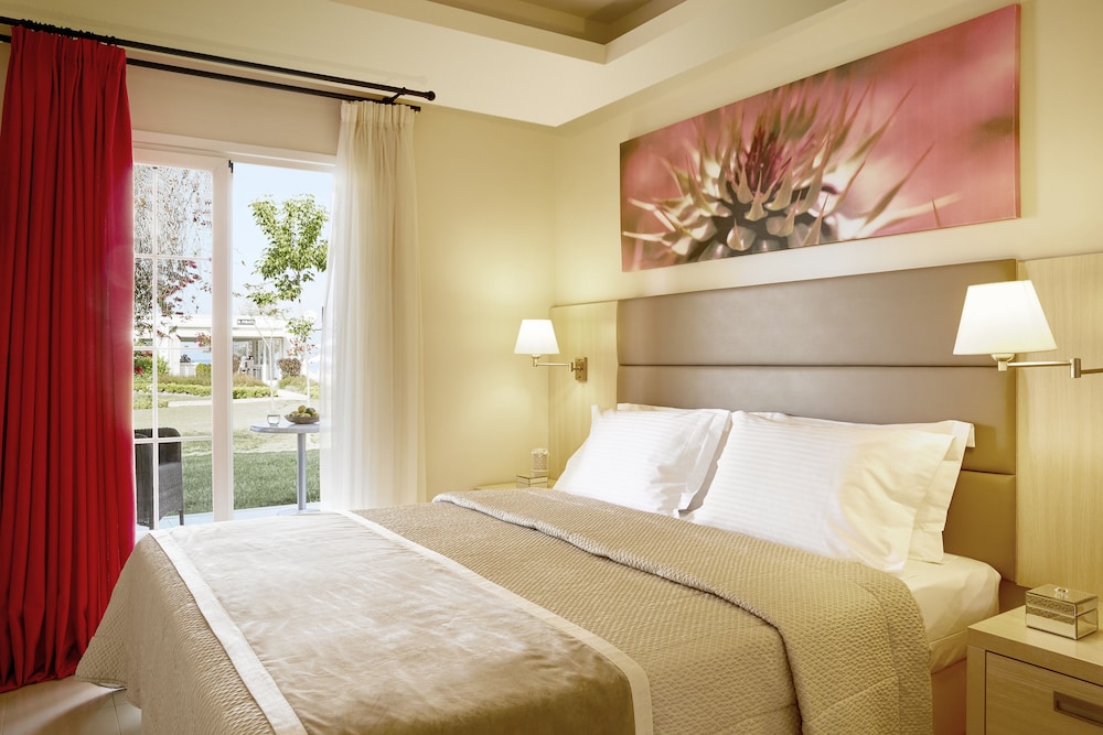 Family Suite, Balcony, Garden View photo 1