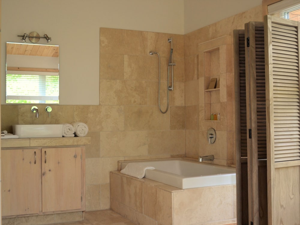 Superior Double Room, Private Bathroom photo 3