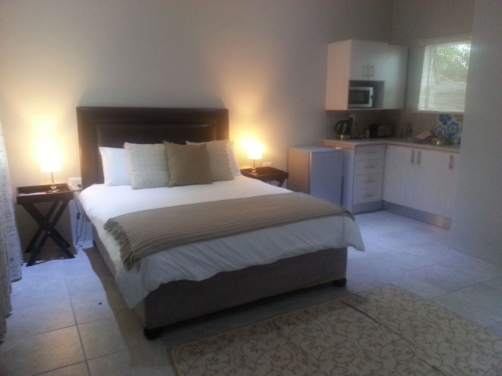 Budget Double room photo 3