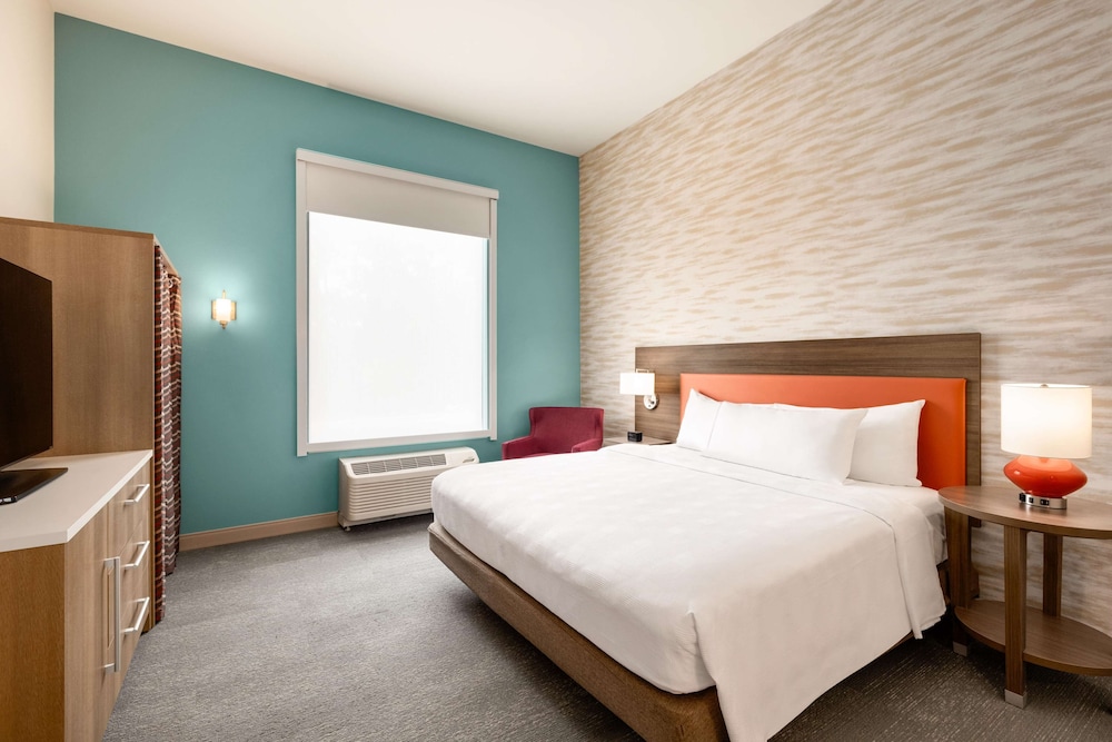 Traditional Suite, 1 King Bed, Accessible (Roll-In Shower) - Photo 1