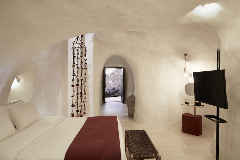 Athiri Junior Suite with private heated indoor plunge pool