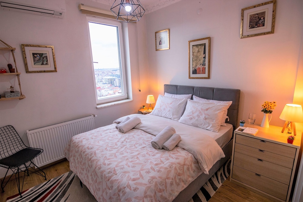 Exclusive Apartment, 2 Bedrooms, City View photo 3