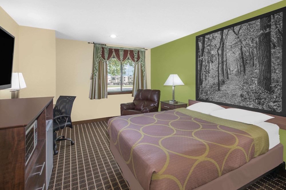 Family Suite, Multiple Beds, Non Smoking photo 3