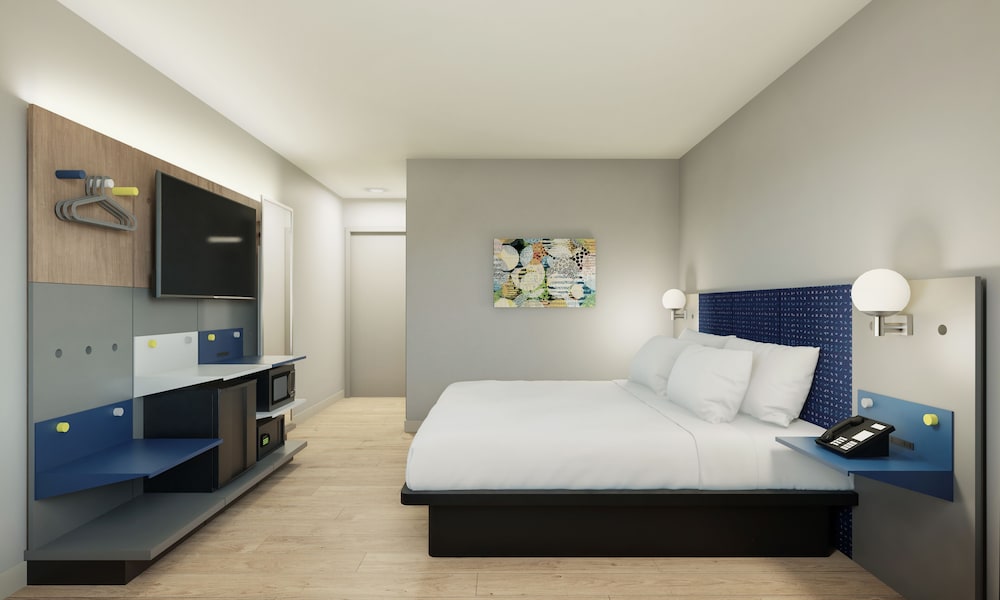 Suite, 1 King Bed, Accessible, Non Smoking (Mobility) - Photo 1