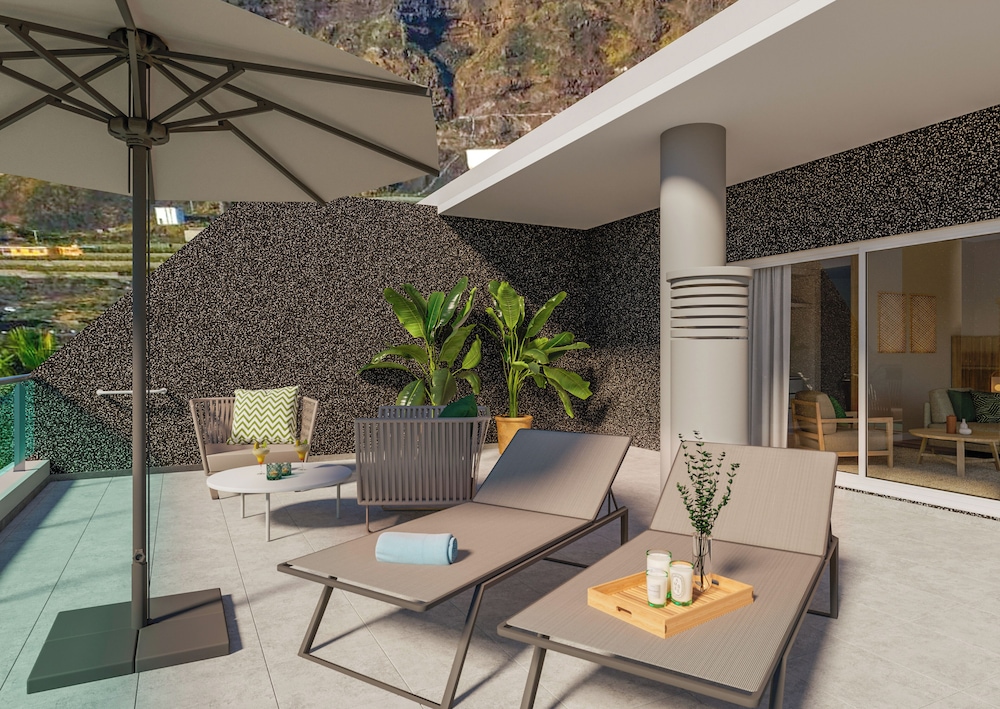 The Level Junior Suite Solarium Front Sea View (2+1)