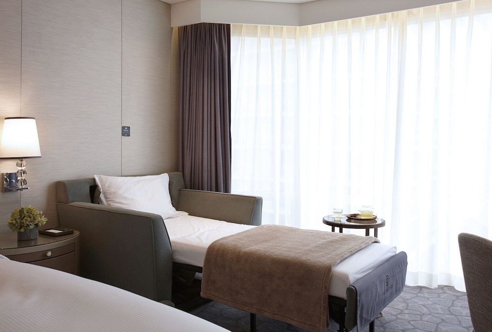 Deluxe Room, Partial Ocean View (Annex Building) - Photo 2