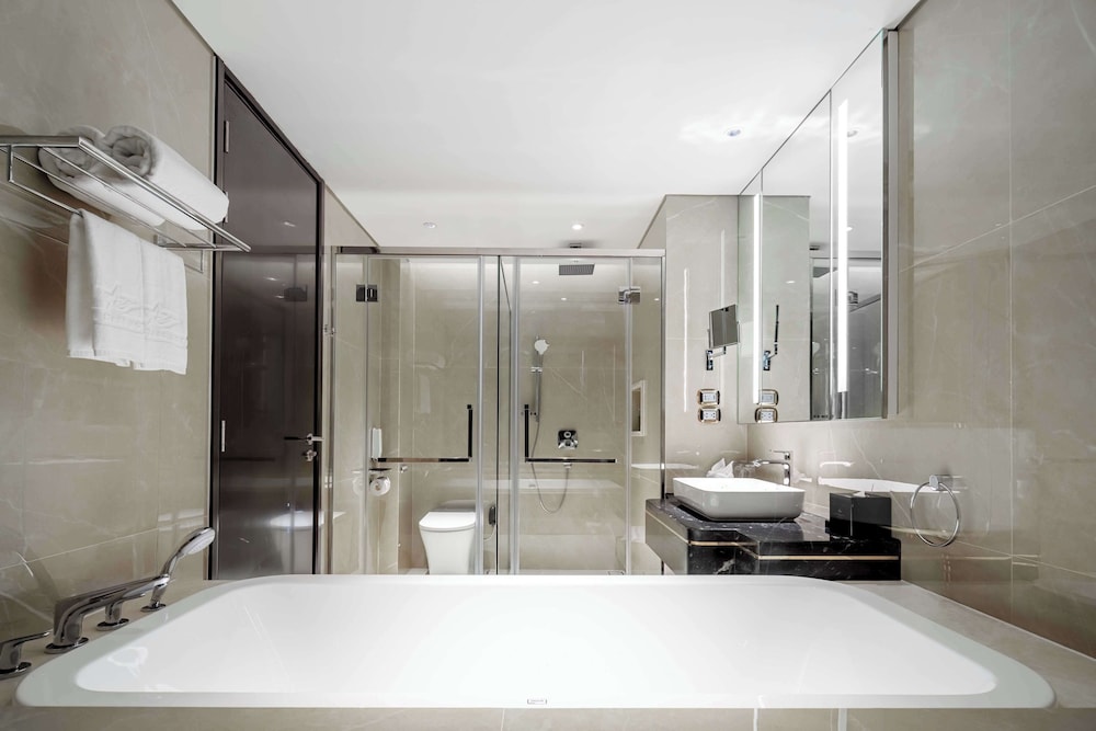 Deluxe Room, Bay View - Photo 11