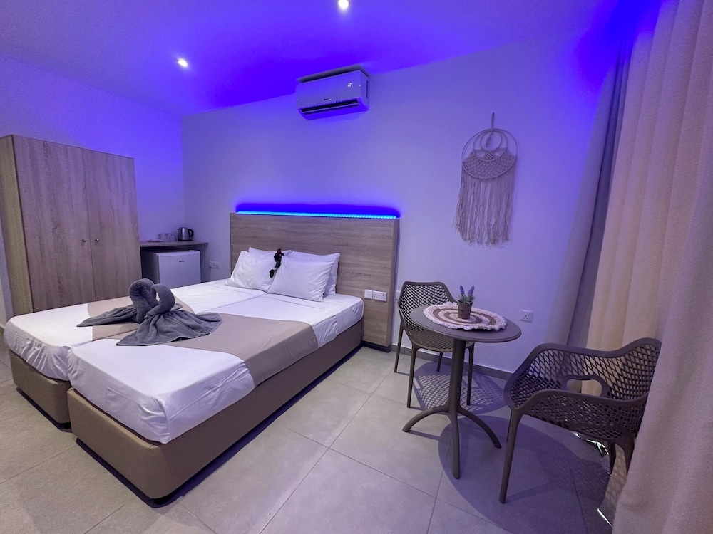 Superior Room, Pool Access, Ground Floor photo 3