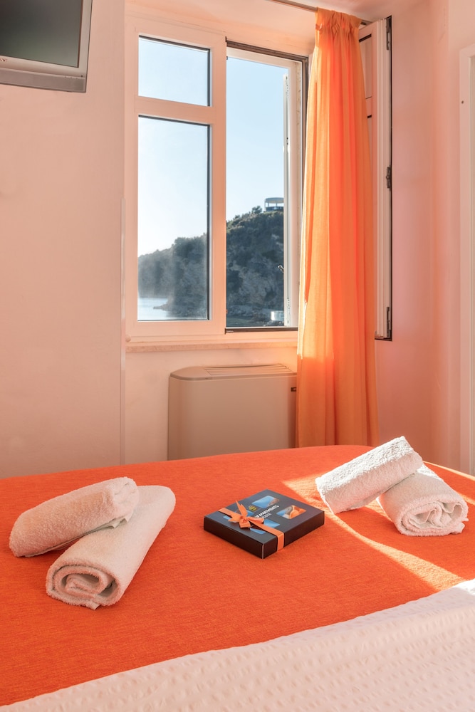 Comfort Apartment, 2 Bedrooms, Balcony, Sea View