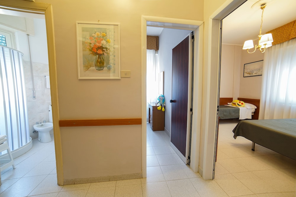 Triple Room photo 2