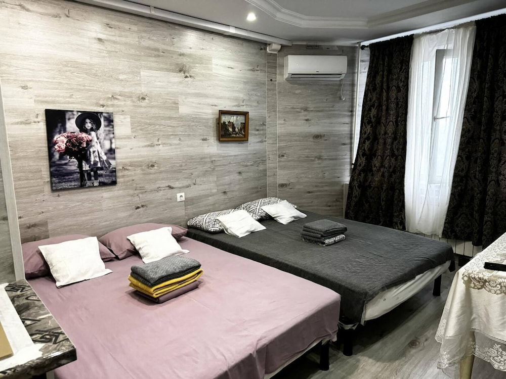 Classic Quadruple Room, 2 Double Beds, City View