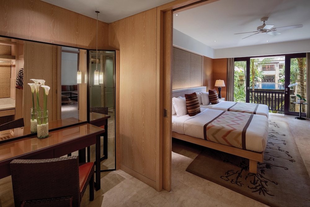 Conrad Suite, 2 Twin Beds - Photo 3