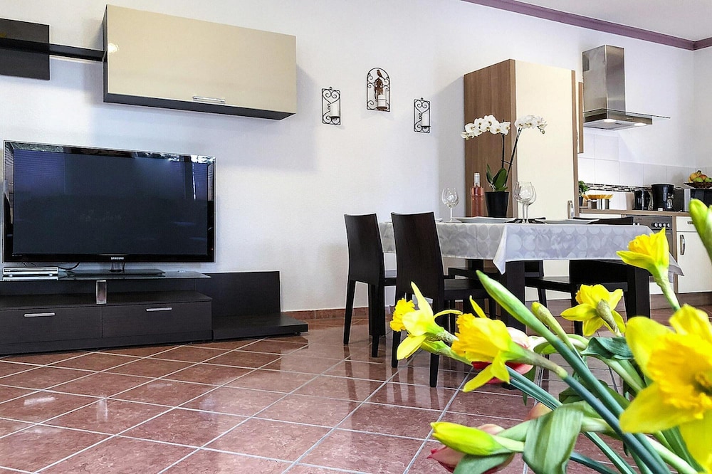 Classic House, 3 Bedrooms photo 1