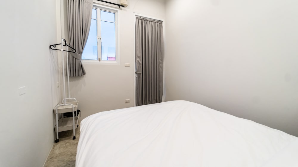 Double Room with Shared Bathroom photo 3