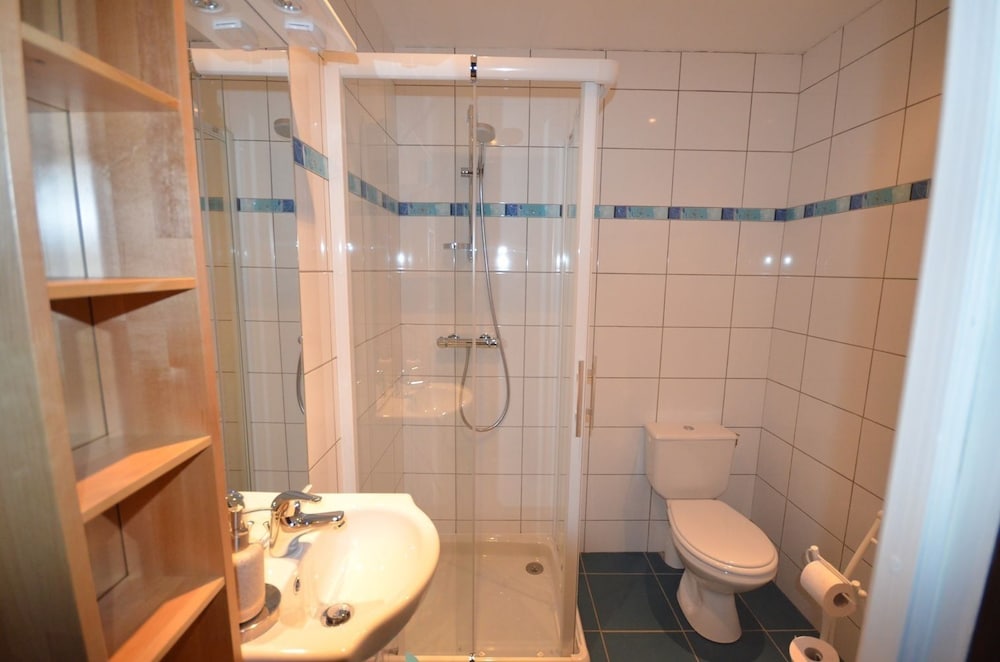 Standard Double Room, Private Bathroom, Mountain View (Chambre Aqua) photo 3