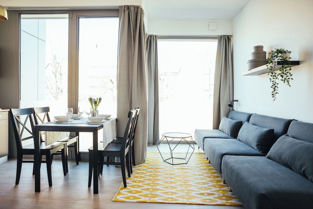 Deluxe Studio Suite