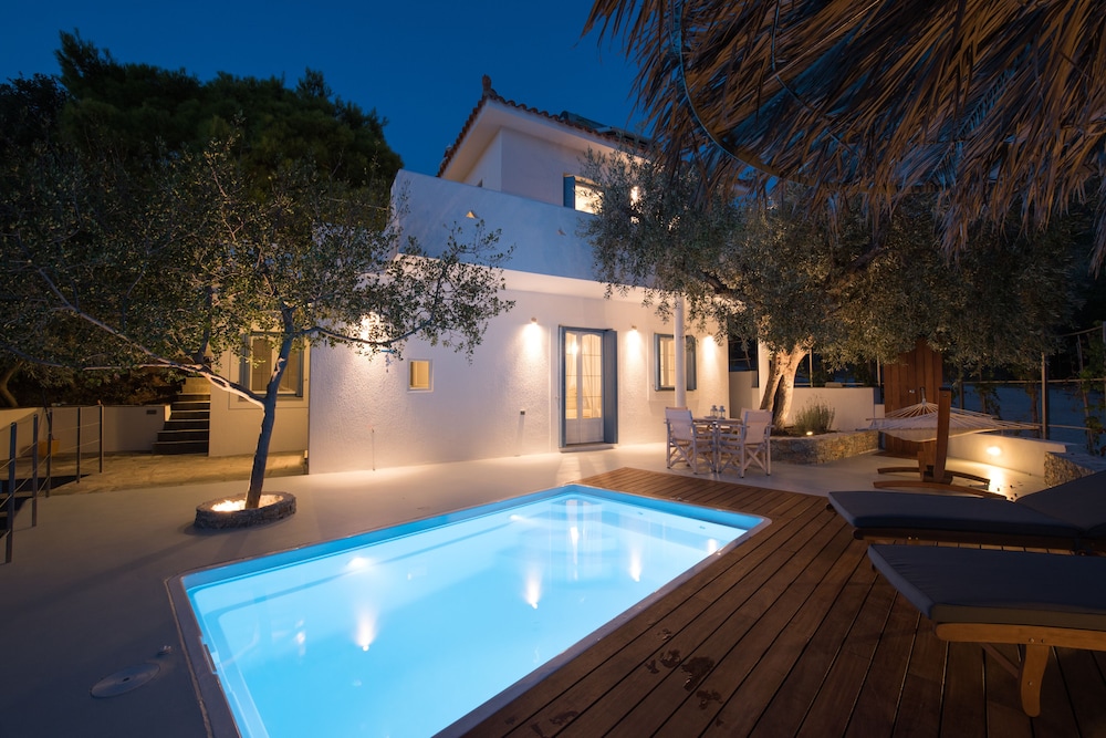 Deluxe Villa, 2 Bedrooms, Private Pool photo 3