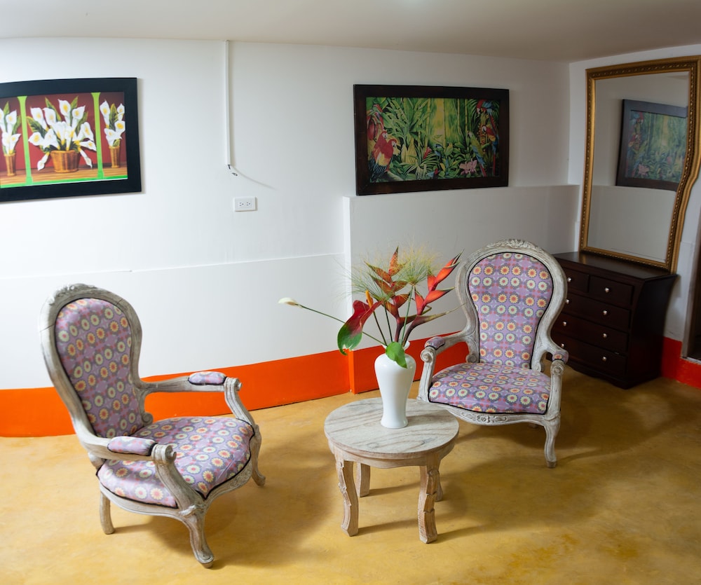 Family Room, Garden View photo 2