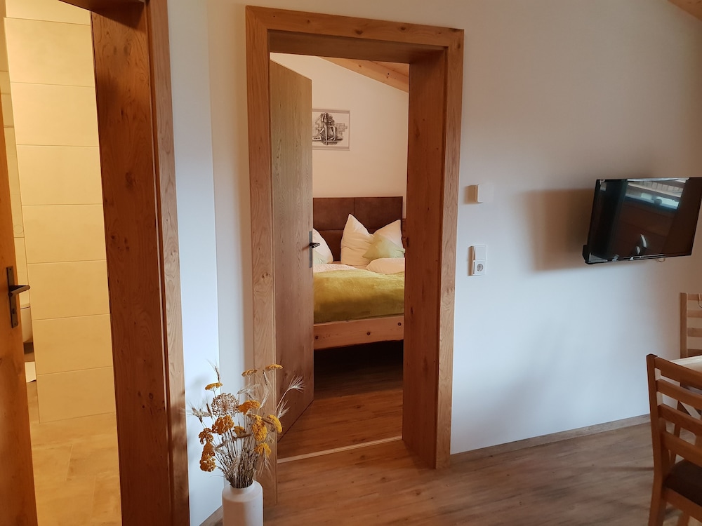 Comfort Apartment, 2 Queen Beds, Non Smoking photo 2
