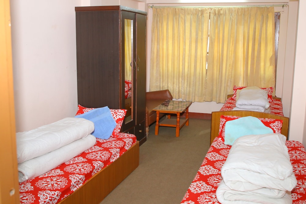 Family Room, Multiple Beds, Mountain View photo 3