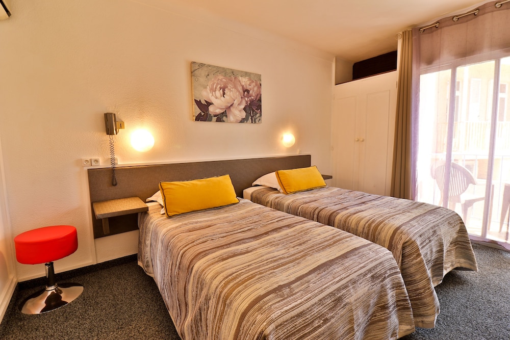 Superior Double or Twin Room, Balcony - Photo 3