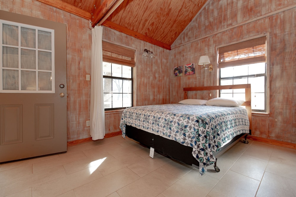 Deluxe Cabin photo 3